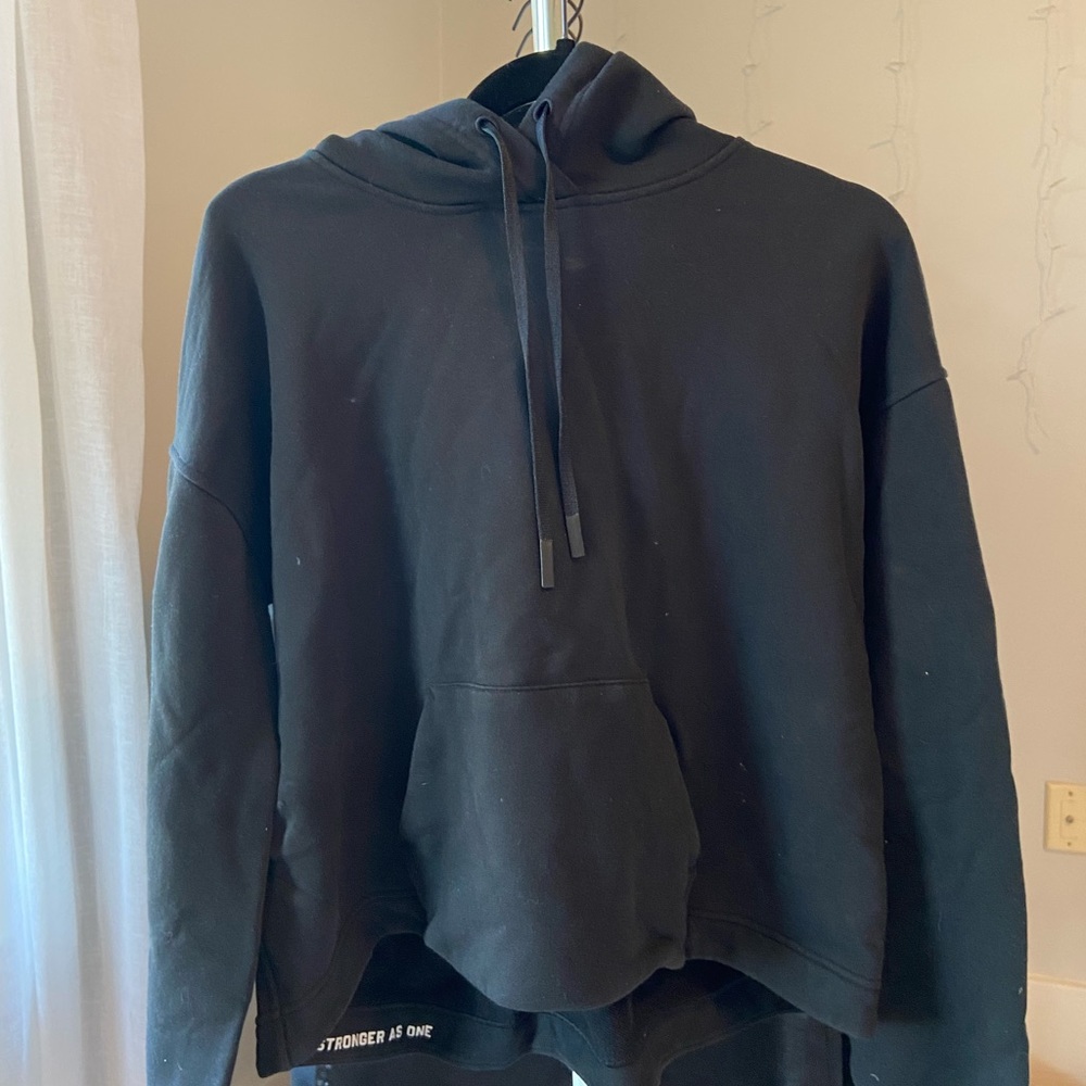 Lululemon sweatshirt